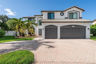 13862 NW 10th Ct, Pembroke Pines, FL 33028