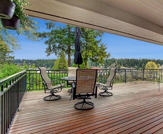 9 El Dorado Beach Club Dr, Mercer Island, WA 98040
