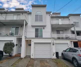 21 Gail Ct, Staten Island, NY 10306