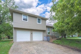 18180 S Troost St, Olathe, KS 66062