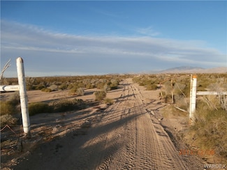 000 Atchin & Oscar Rd, Yucca, AZ 86438