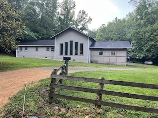 1791 Deer Creek Rd, Linden, TN 37096
