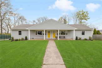 5 Cliff Ave, Newport, RI 02840