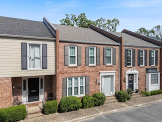 2805 Foxcroft Rd, Little Rock, AR 72227