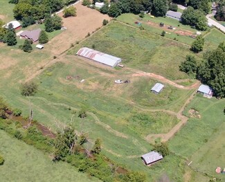 825 E Lake Rd, Springdale, AR 72762
