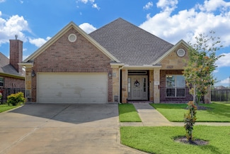 305 Twin Timbers Ln, Kemah, TX 77565