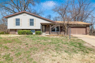 18 San Carlos Dr, Saint Charles, MO 63303