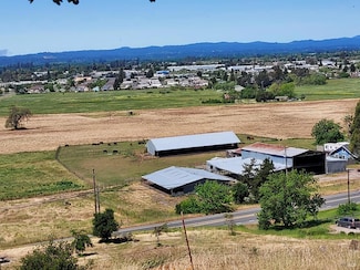 3825 Petaluma Hill Rd, Santa Rosa, CA 95404
