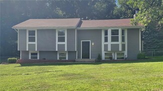 10500 N Baltimore Ave, Kansas City, MO 64155