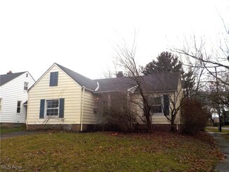 6303 Dartworth Dr, Cleveland, OH 44129