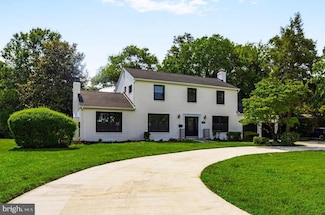 520 N Quaker Ln, Alexandria, VA 22304