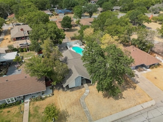 742 Austrian Rd, Grand Prairie, TX 75050