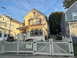 107-09 221st St, Jamaica, NY 11429