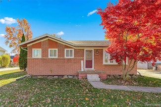 31549 John Hauk St, Garden City, MI 48135