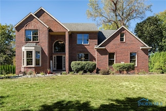 2319 Willow Pond Blvd, Sylvania, OH 43560