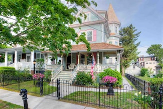 626 Hughes St, Cape May, NJ 08204