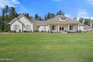 172 Fallen Oak Dr, Brandon, MS 39047