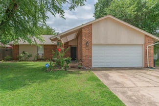 1812 Oakhollow Dr, Norman, OK 73071