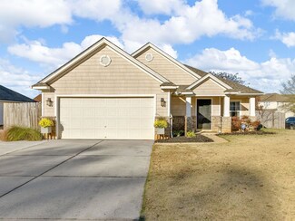 136 Stonewood Crossing Dr, Boiling Springs, SC 29316
