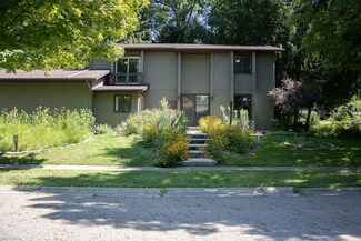 591 Bath Hills Blvd, Akron, OH 44333