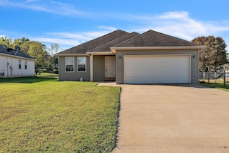330 W Summit St, Aurora, MO 65605