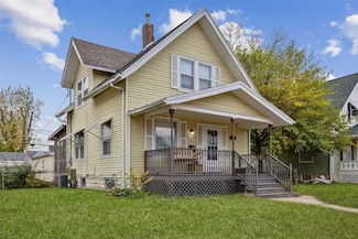1827 Hamilton St SW, Cedar Rapids, IA 52404