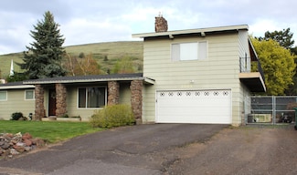 2003 Carlson Dr, Klamath Falls, OR 97603