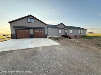 3017 107j Ave SW, Dickinson, ND 58601