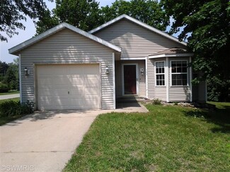 795 W 26th St, Holland, MI 49423