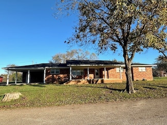 223 Forrest Ave, Clifton, TN 38425