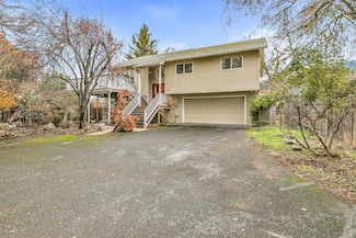 612 Chestnut St, Ashland, OR 97520