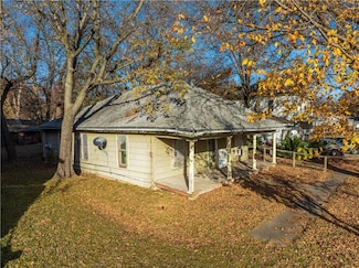1006 Osage St, Neodesha, KS 66757