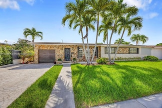 5025 SW 90th Ct, Miami, FL 33165