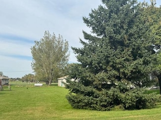 328 9th Ave W, Webster, SD 57274