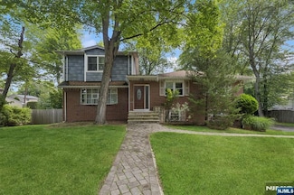 254 Ruckman Rd, Hillsdale, NJ 07642