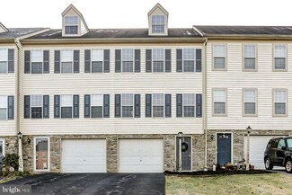 2778 Woodmont Dr, York, PA 17404