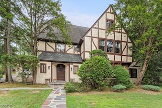 238 Elmwynd Dr, Orange, NJ 07050