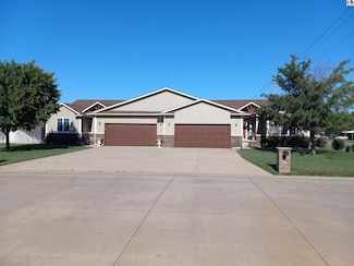 2 Bluestem Dr, South Hutchinson, KS 67505