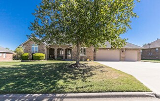 1600 S Village Ln, Bolivar, MO 65613