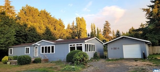 202 Leisure Ln, Port Angeles, WA 98362