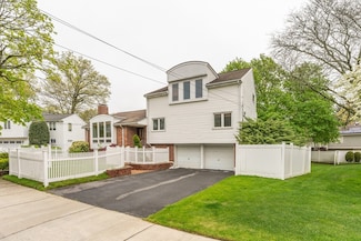 12 Sevland Rd, Newton Center, MA 02459