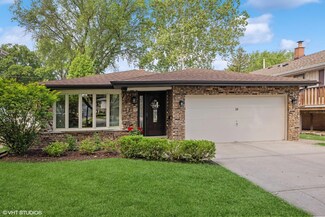 28 Poplar Place, La Grange, IL 60525