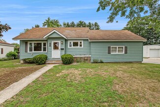 503 E Tinkham Ave, Ludington, MI 49431