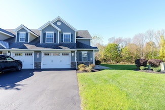 140 Paddock Cir, Rotterdam, NY 12306