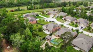 2077 Brookmont Dr, Conroe, TX 77301
