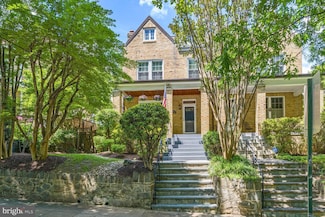 3805 Warren St NW, Washington, DC 20016