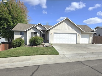 912 W Alder Ave, Hermiston, OR 97838