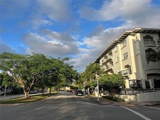 50 Alhambra Cir Unit 310, Coral Gables, FL 33134