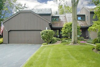 328 Woodview Rd Unit F125, Lake Barrington, IL 60010
