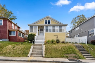 14 Indian Lake Pkwy, Worcester, MA 01605